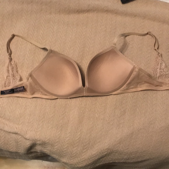 Victoria’s Secret very sexy push-up bra - Picture 3 of 4